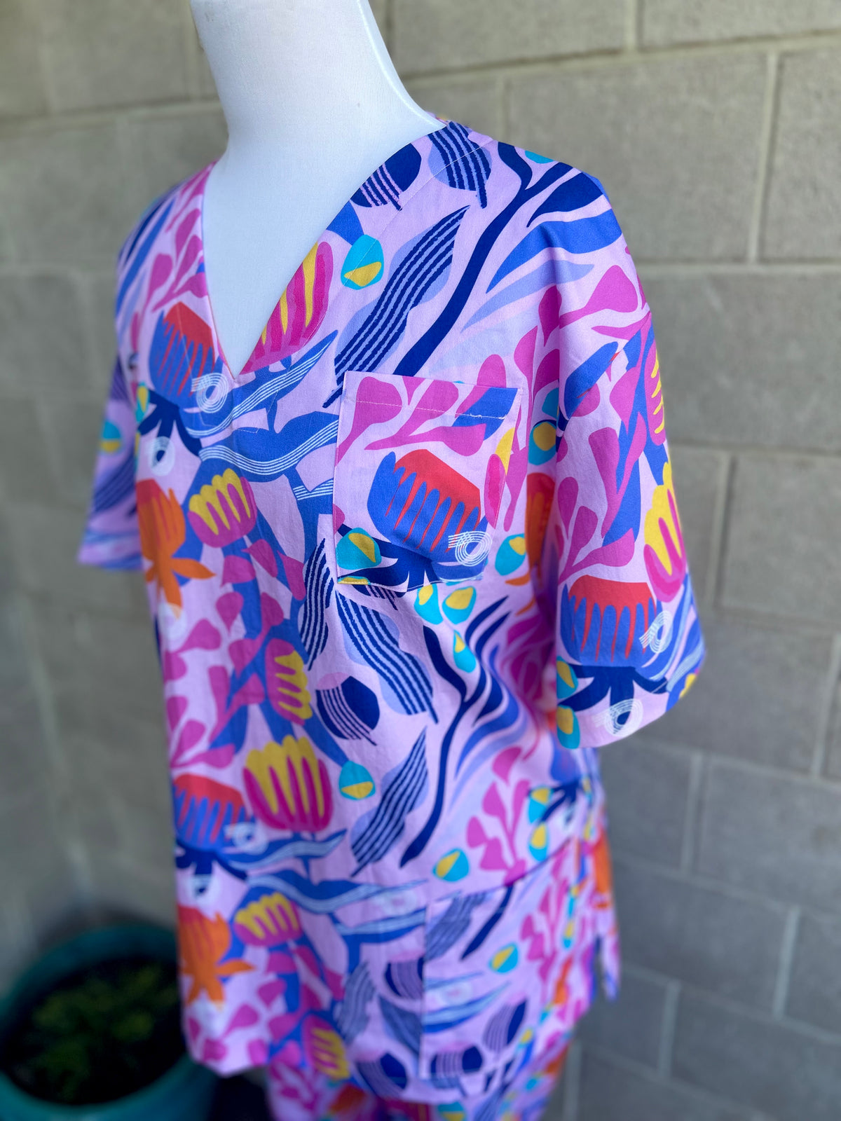 Bush Dancer Pink Scrub Top (Pre-order)