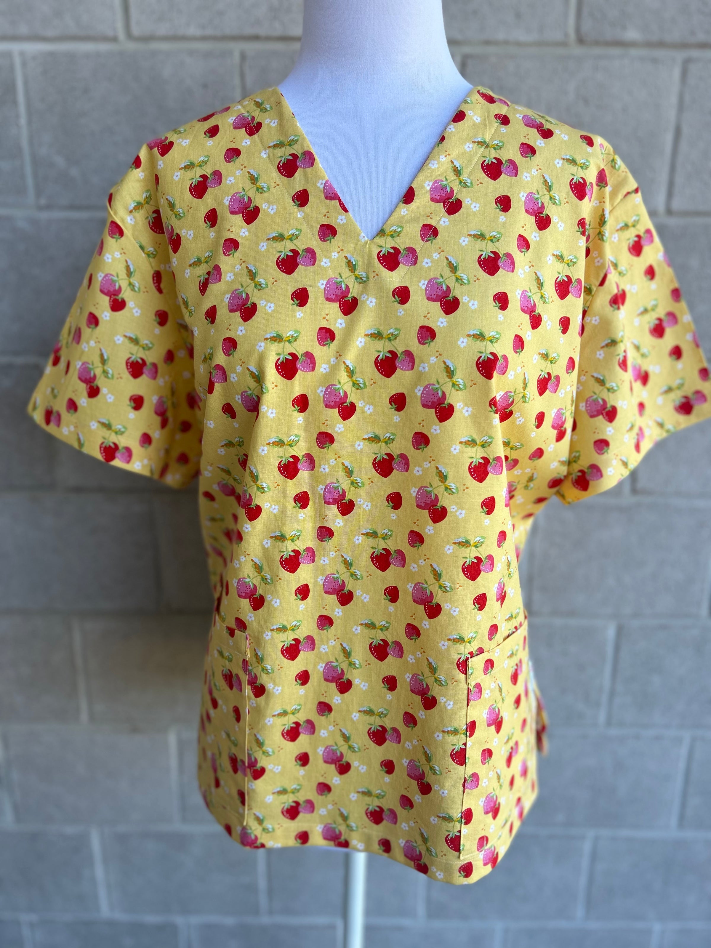 Strawberries scrub top