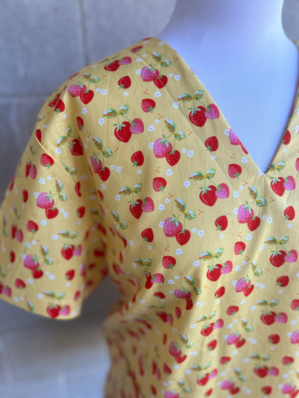 Strawberries scrub top