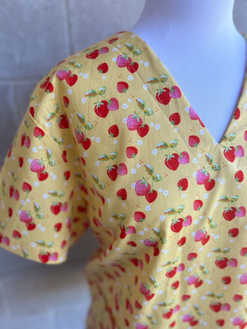 Strawberries scrub top