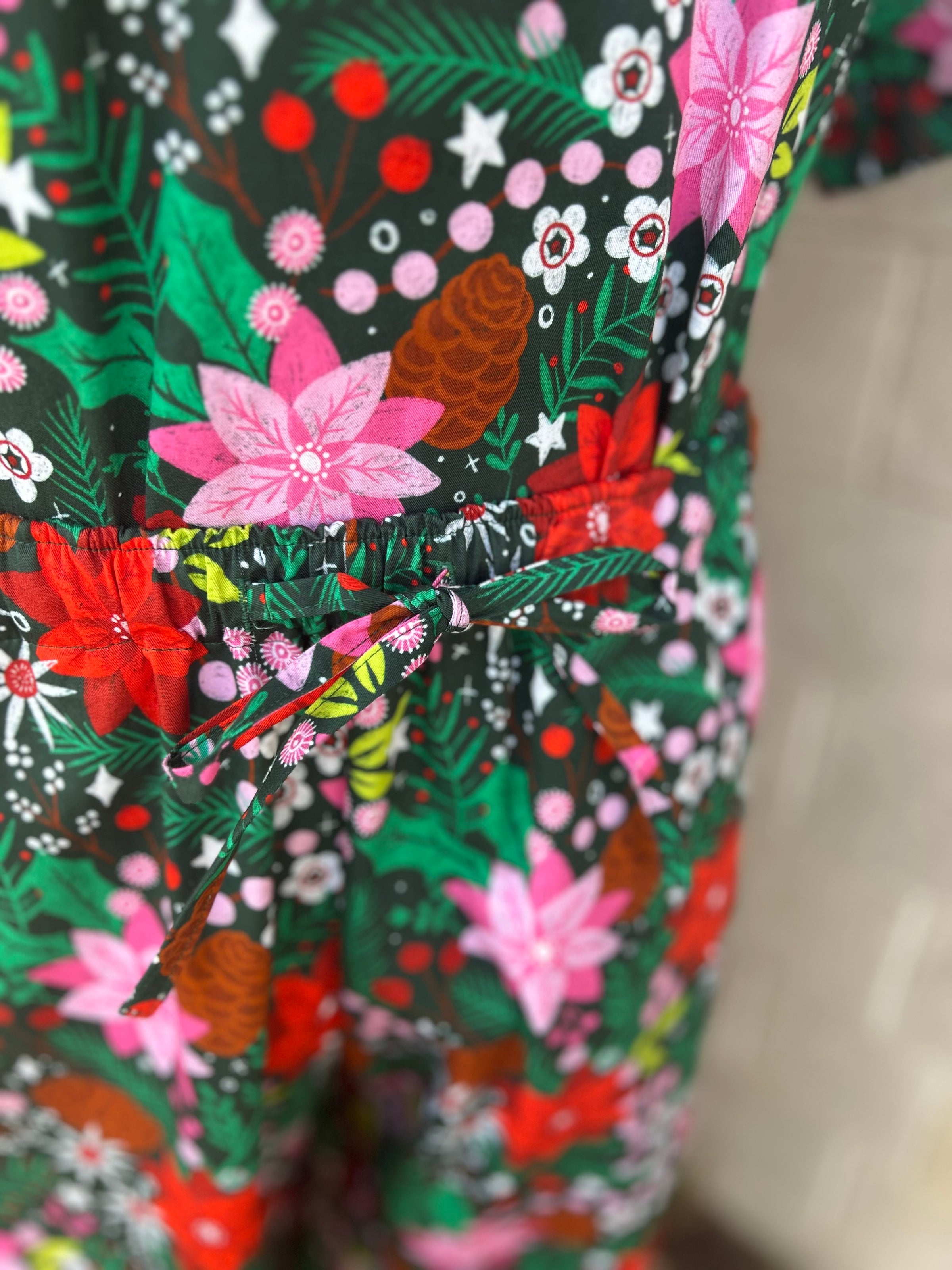 Christmas Florals Scrub Set (Pre-order)