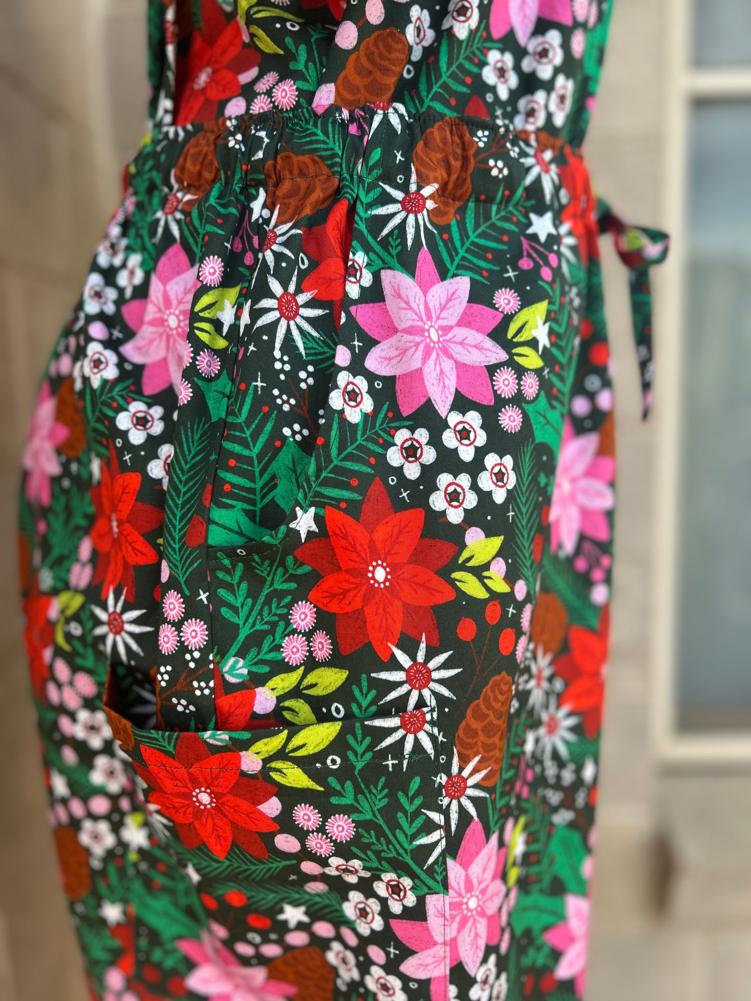 Christmas Florals Scrub Set (Pre-order)