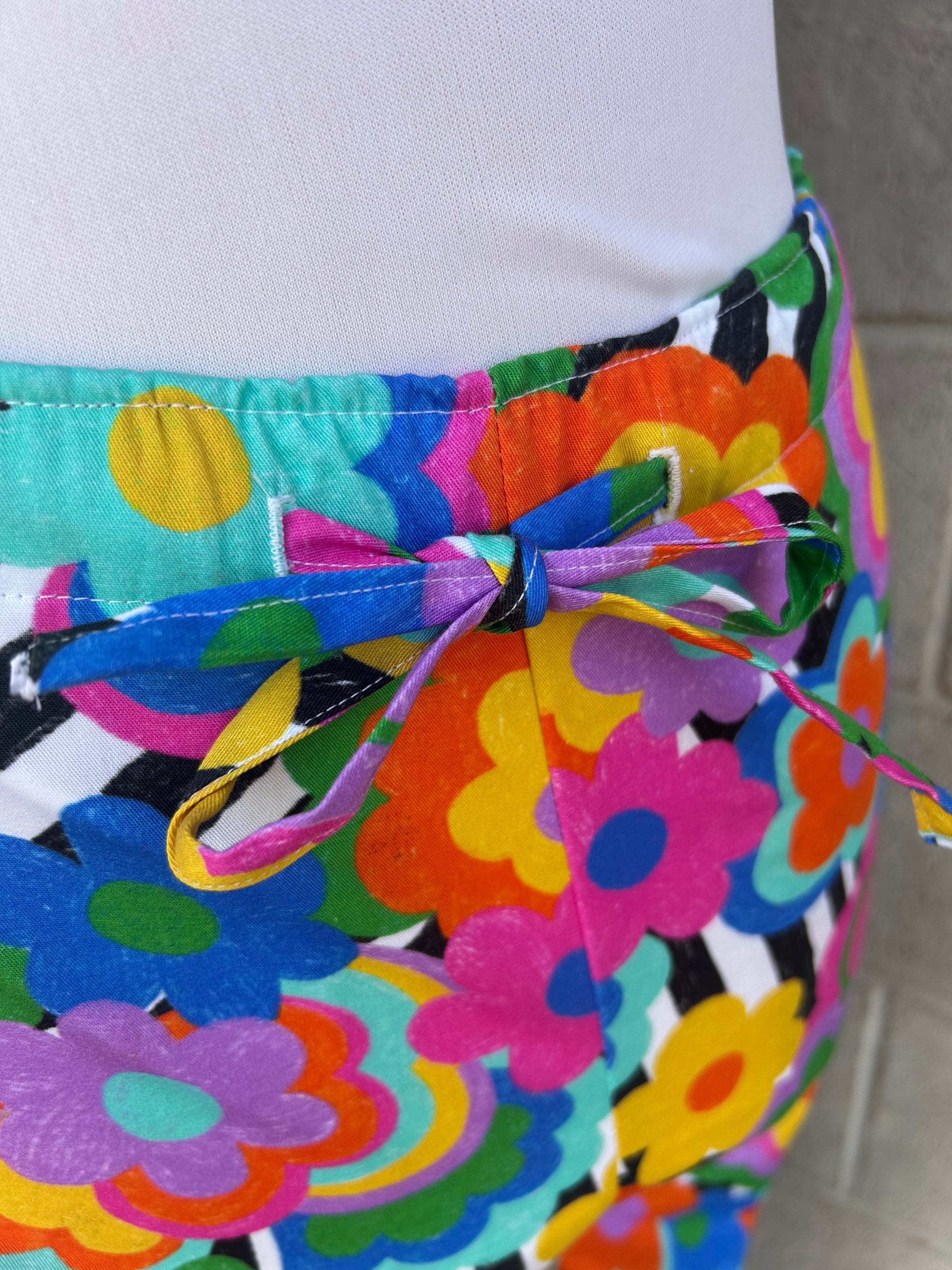 Retro Bloom Scrub Set