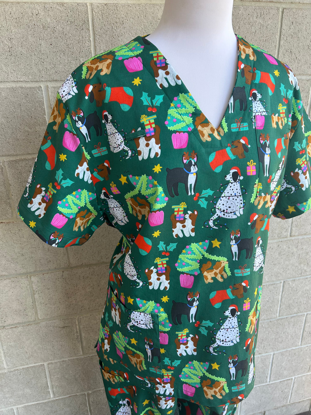 Christmas Dogs scrub Set