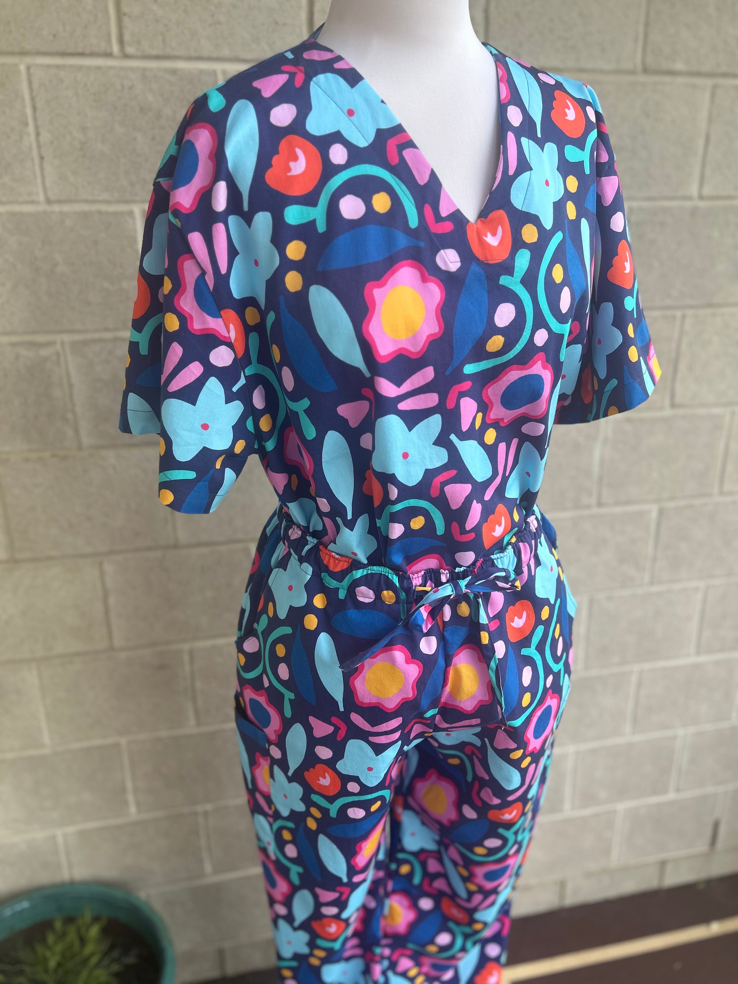 Over under up Scrub Set (Pre-order)