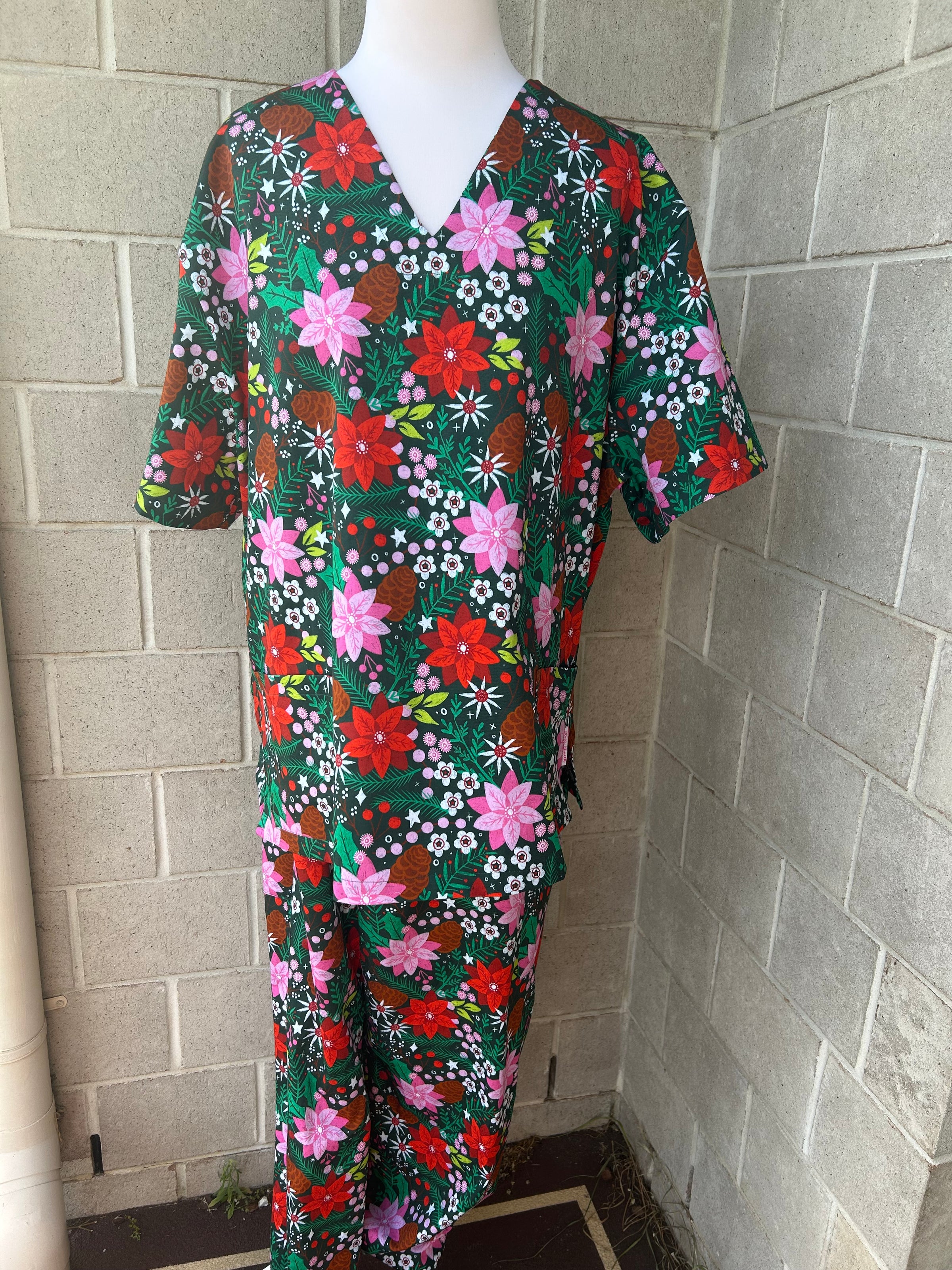 Christmas Florals Scrub Set (Pre-order)