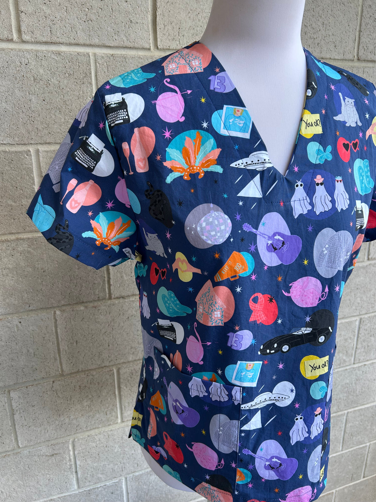 Eras (TS1-12) navy scrub top