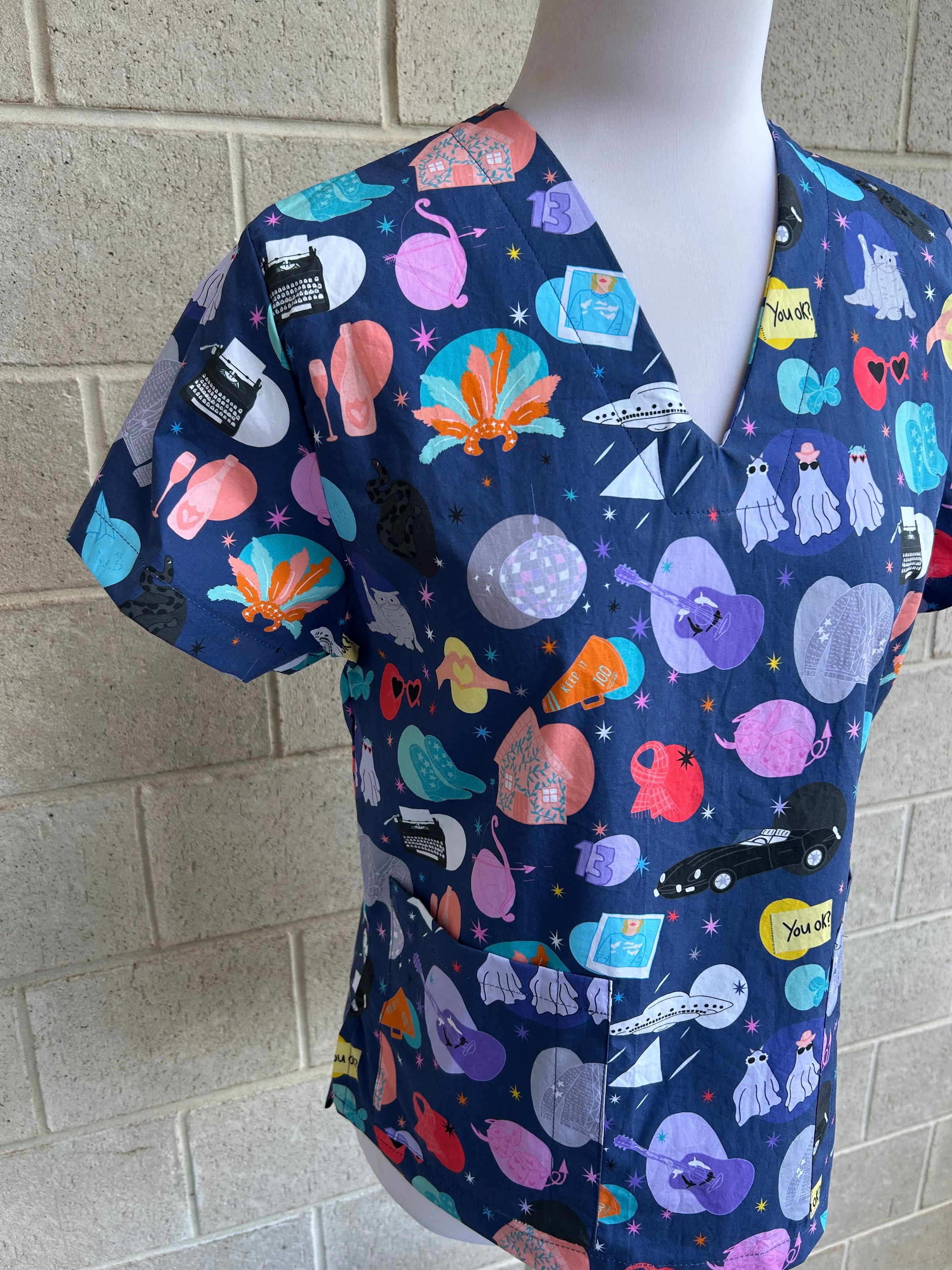 Eras (TS1-12) navy scrub top