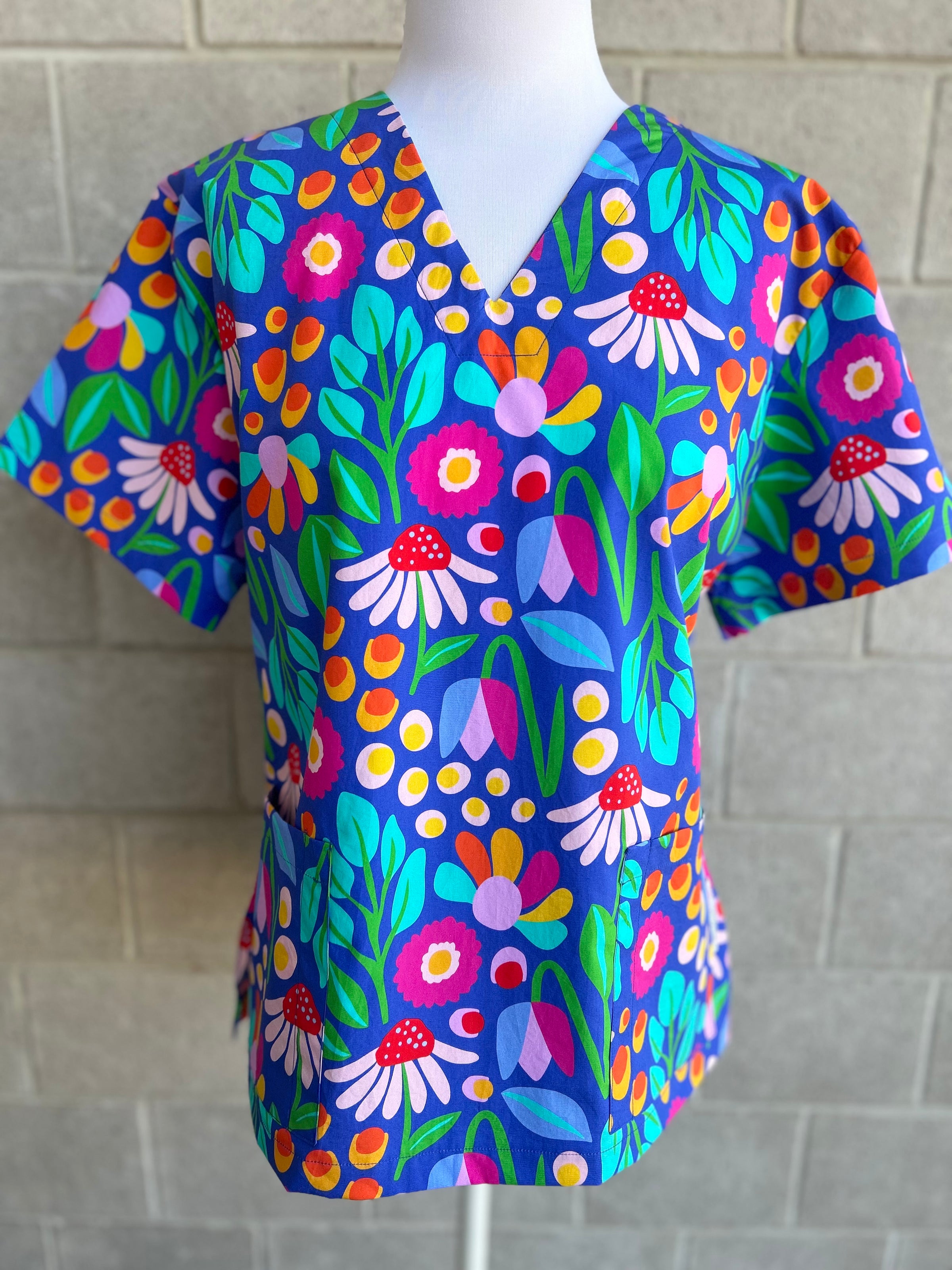 Freya Scrub Top (Pre order: fabric arriving October)