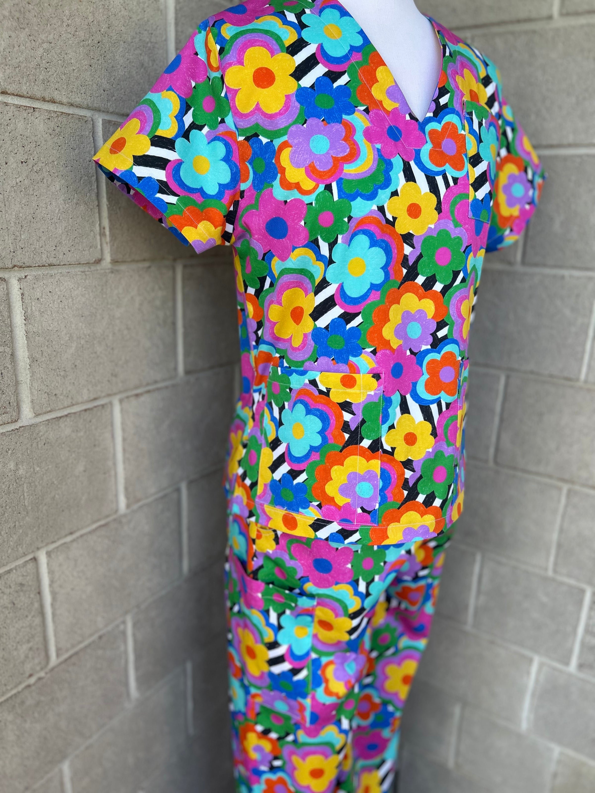 Retro Bloom Scrub Set