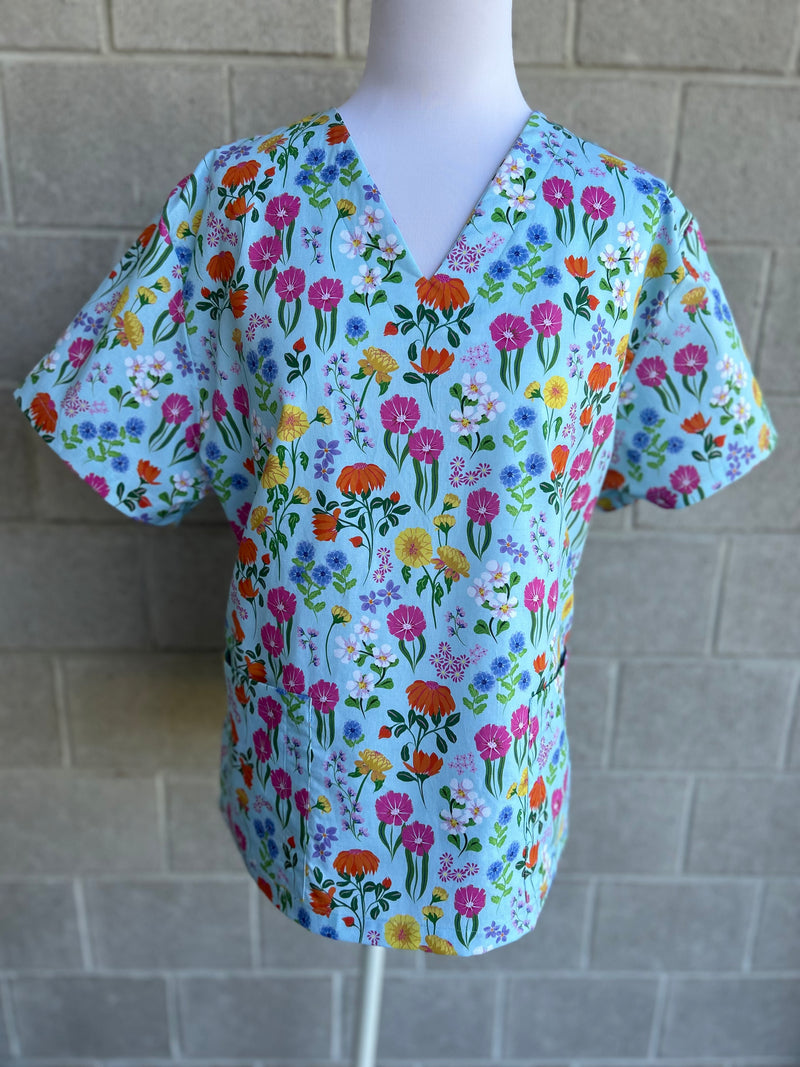 Splendid garden Scrub top