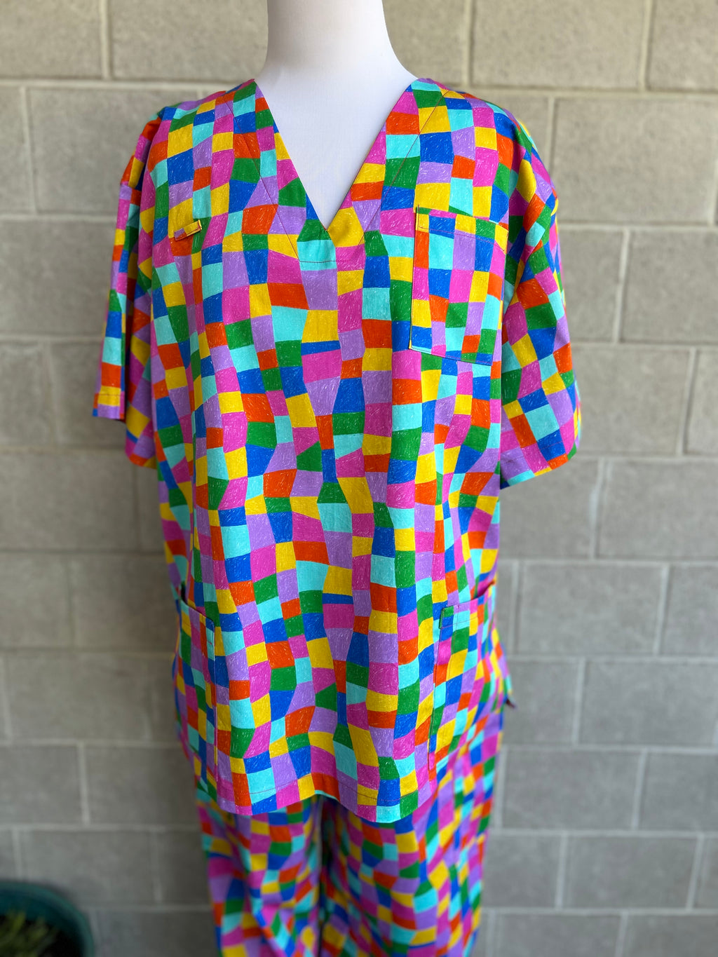 Building Blocks Scrub top – Colourful Fun Scrubs Australia – HettiSmith