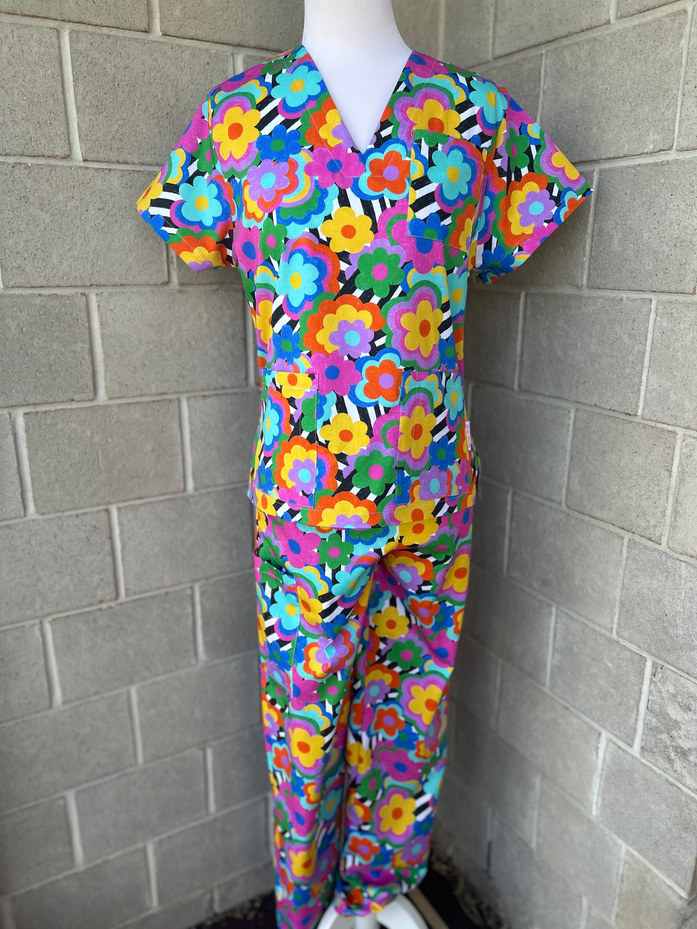 Retro Bloom Scrub Set