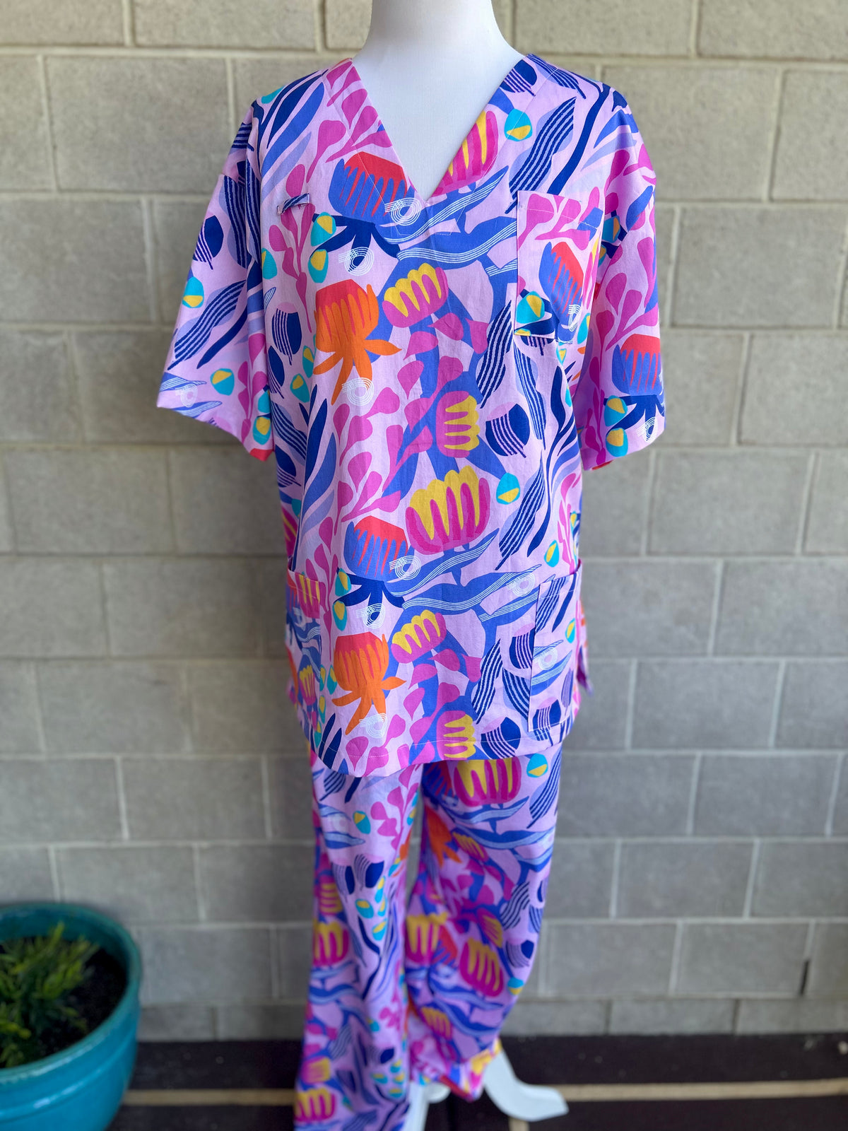 Bush Dancer Pink Scrub Set (Pre-order)
