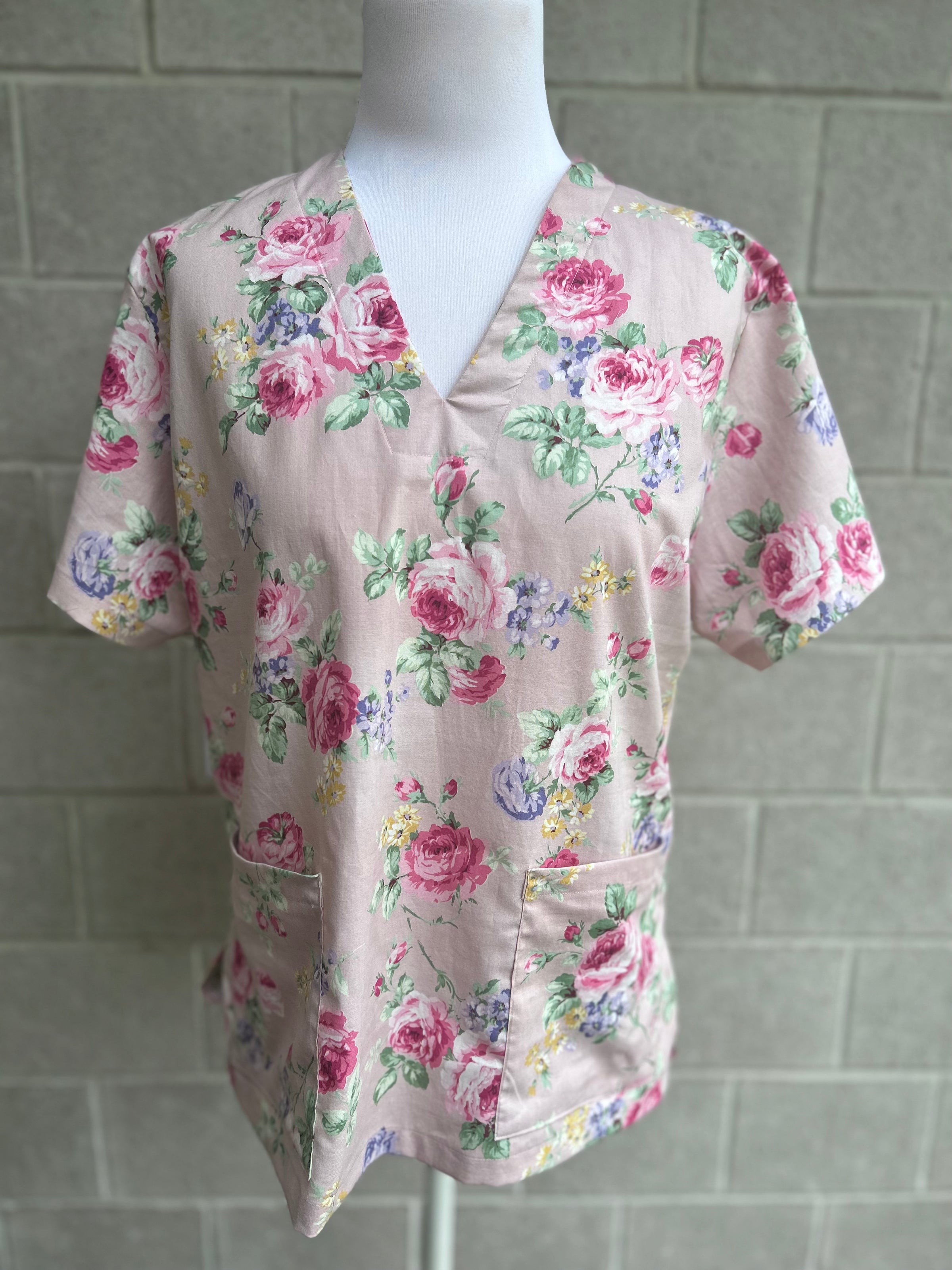 Dusty pink floral Scrub top